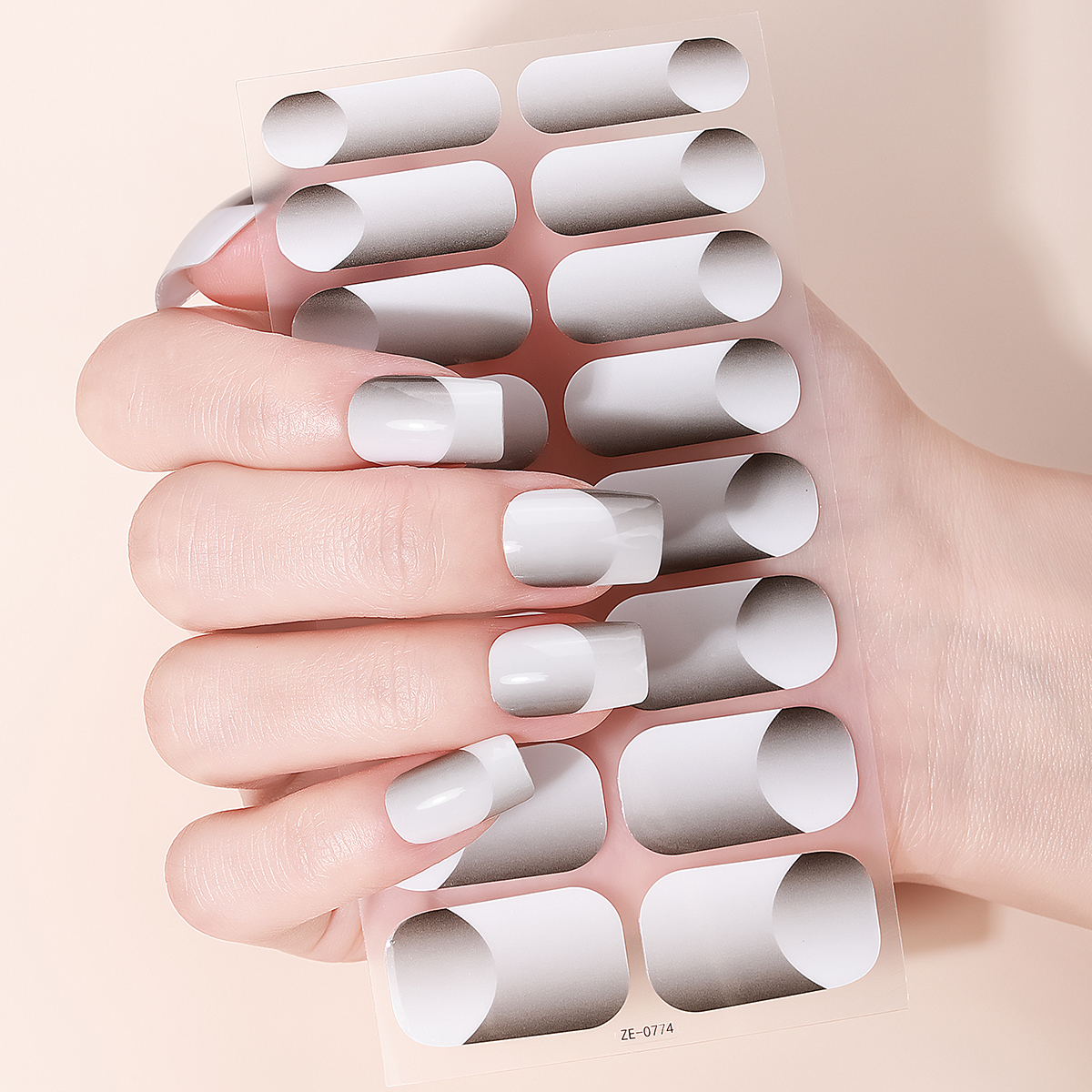 16Tips Full Cover French Nail  - Full Cover Adhesive のレビューと価格