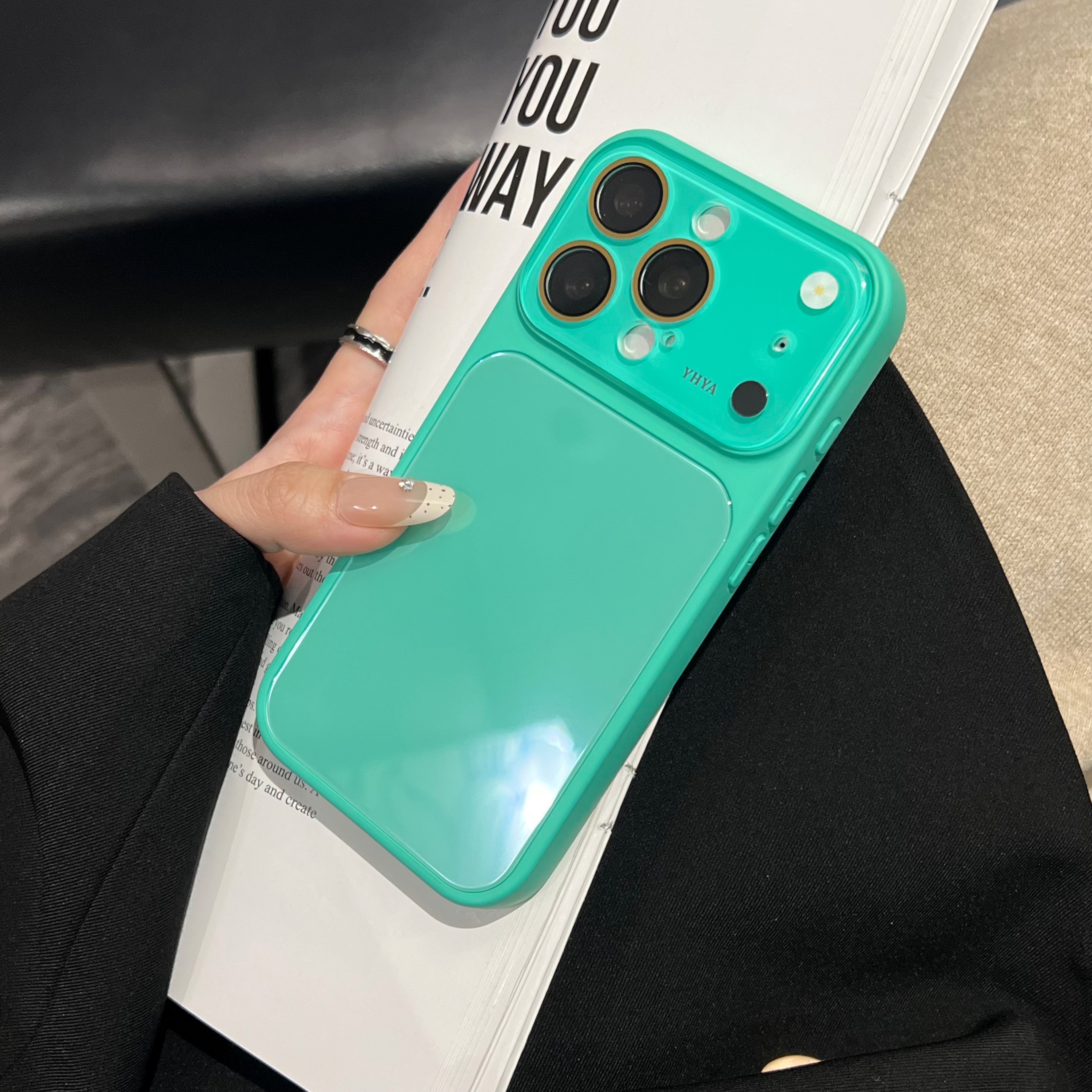 Luxury Instantly Turn 17 Tempe - Camera Lens Protector のレビューと価格